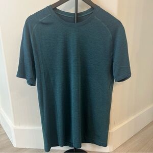 Lululemon Men’s  Dark Teal Short Sleeve Tee Size Medium